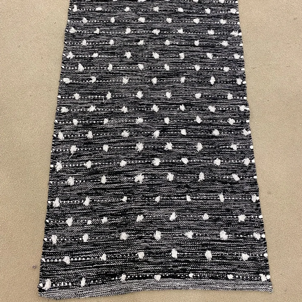 Chic Area Rug - Picture 2 of 6